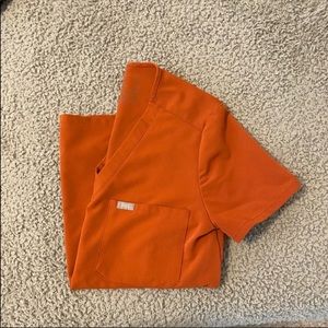 - Auburn figs top and medium bottoms